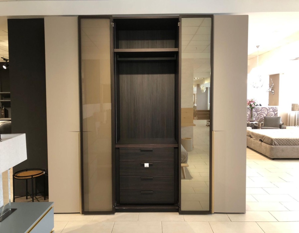 Шкаф 6-ти дверный Freccia Dallagnese